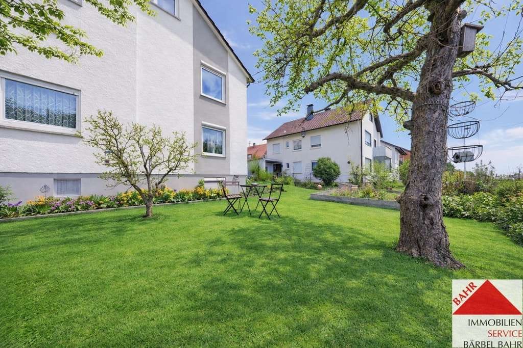 Immobilie in Weil im Schönbuch - Super Chance -  Zweifamilienhaus mit großem Garten in ruhiger Lage - Bild 0