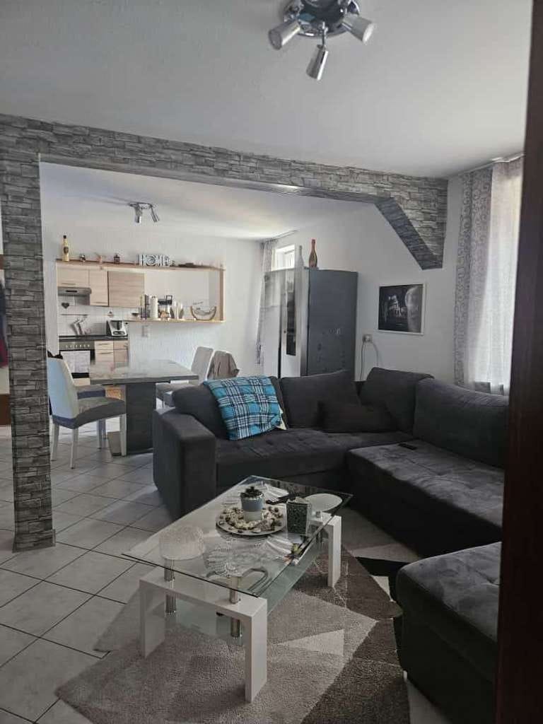 Immobilie in Neuenbürg - Renovierte zentrale 4-Zimmer-Wohnung in Neuenbürg - Bild 1