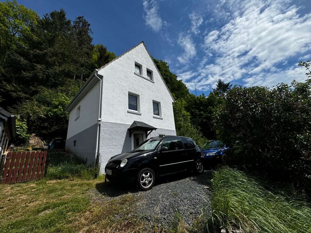 Immobilie in Philippsthal - Charmantes Einfamilienhaus mit großem Grundstück in Philippsthal (Werra) - Bild 1