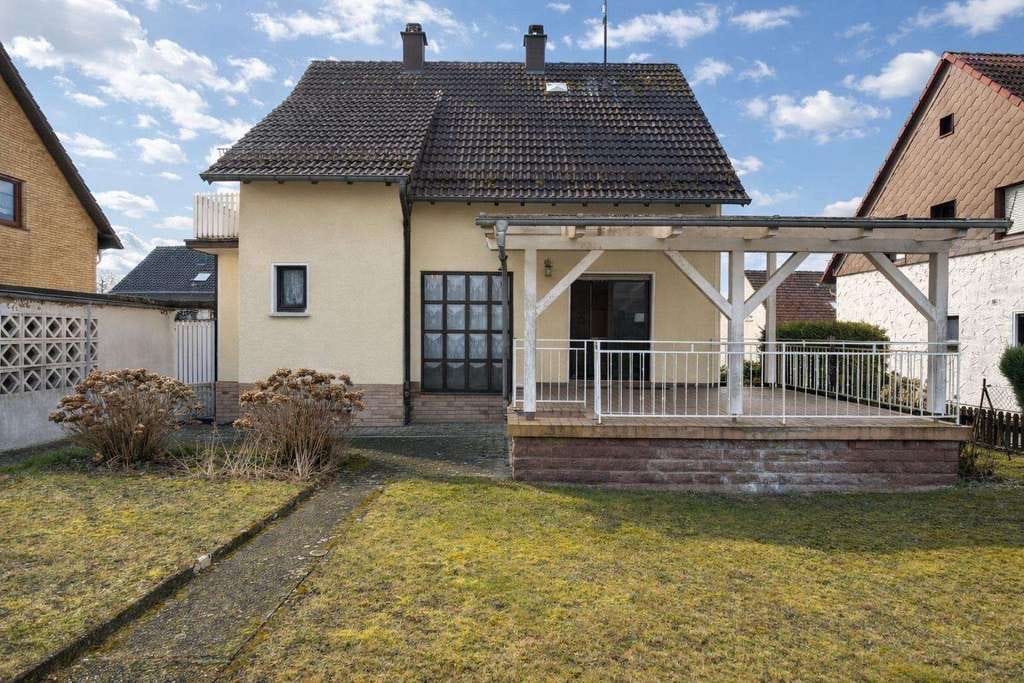 Immobilie in Reifenberg - Familienfreundliches Zuhause mit Garten – 6 Zimmer in ruhiger Lage von Reifenberg - Bild 0