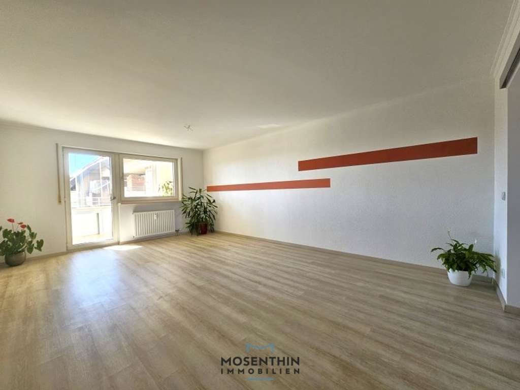 Immobilie in Salach - Attraktive und komfortable 3,5 Zi.-Wohnung  in zentraler Lage von Salach, mit Balkon, Aufzug, Garage - Bild 2