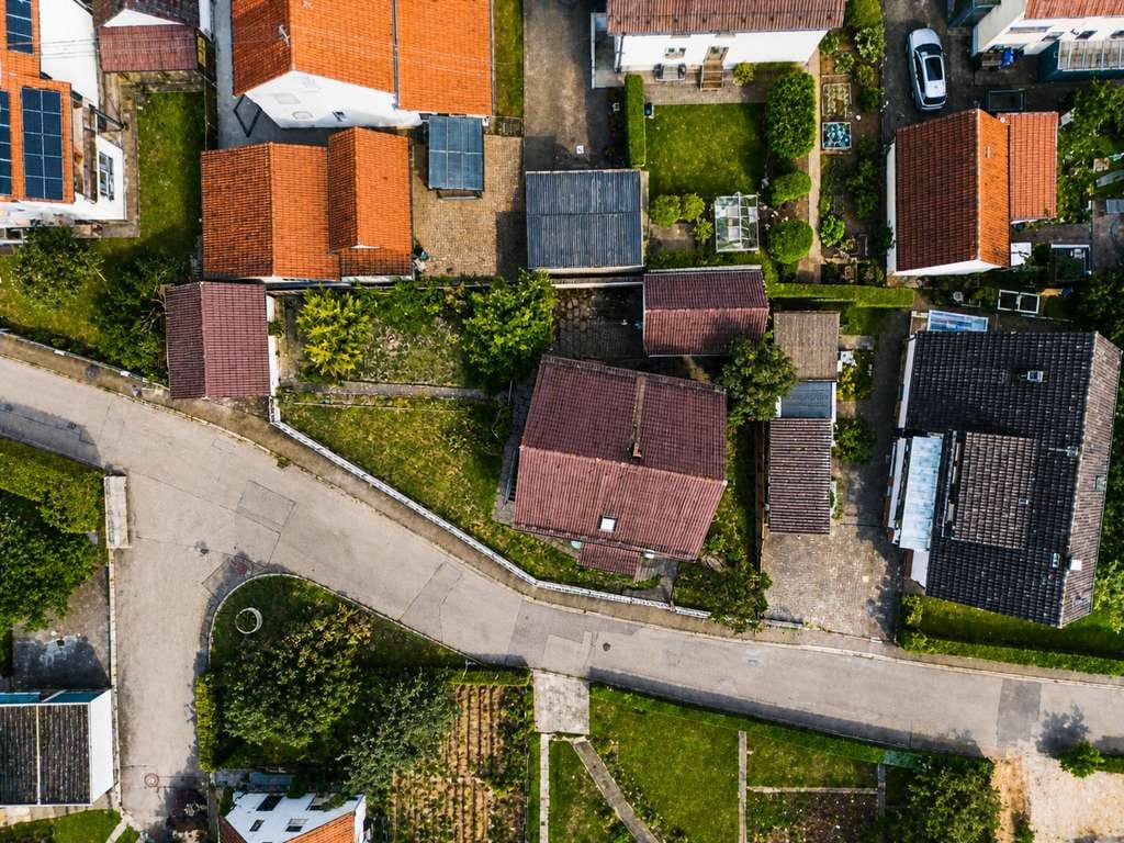 Immobilie in Bernstadt - Charmantes Einfamilienhaus mit Garten, Potenzial & Wohlfühlcharakter - Bild 2