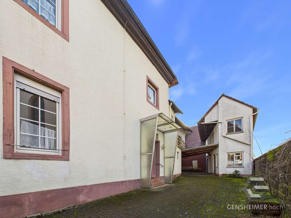 Immobilie in Gommersheim - Raum für Ideen: Wohnhaus mit Scheune, Nebengebäude und idyllischem Garten - Bild 1