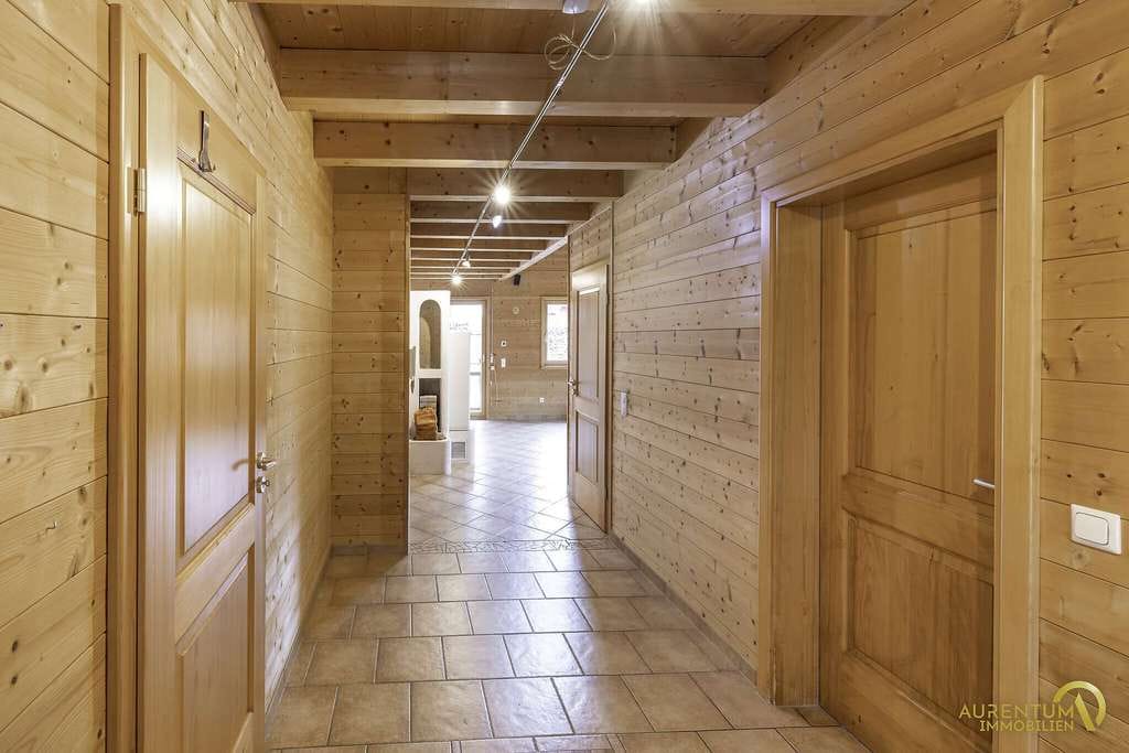Immobilie in Bayerbach b. Ergoldsbach - Geschmackvolles A+-Holzmassivhaus mit 250 m², inkl. Einliegerwohnung & PV mit Speicher - Bild 3