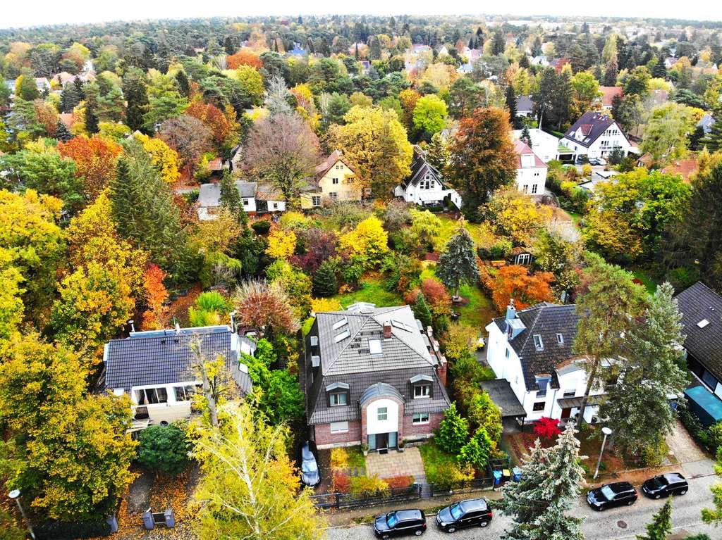 Immobilie in Kleinmachnow - WALD I WASSER I WERTE - Exklusives Mehrgenerationenhaus in bester Lage zwischen Berlin und Potsdam - Bild 1
