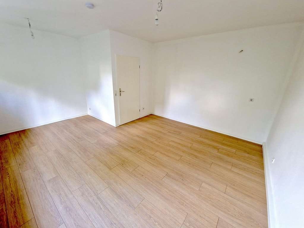 Immobilie in Bad Ditzenbach - Haus-in-Haus-Gefühl: Einstöckiger Anbau mit eigenem Garten & separatem Zugang - Bild 2