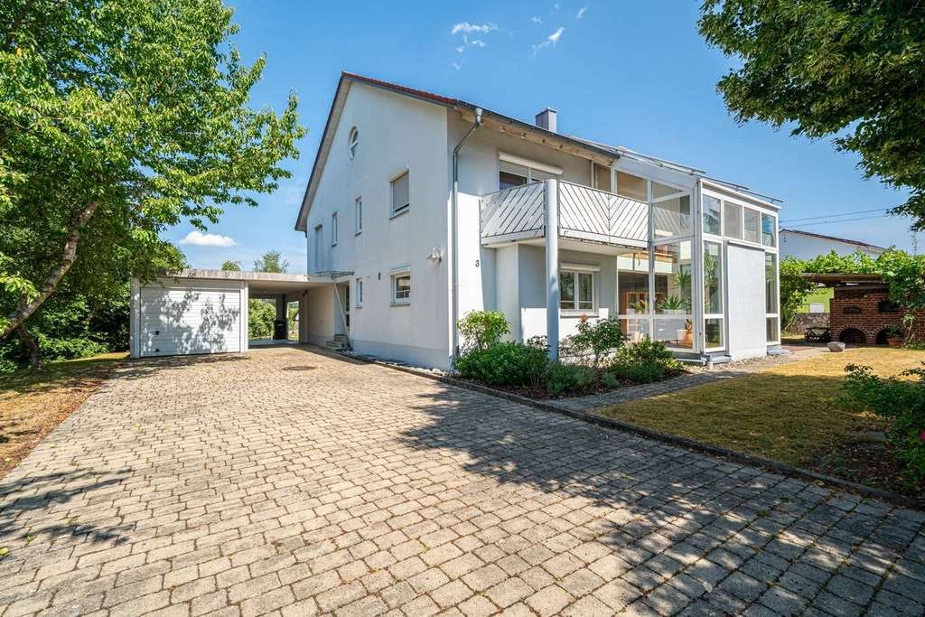 Immobilie in Maselheim - Beeindruckendes Wohnambiente! Großzügiges Einfamilienhaus mit Wintergarten, Galerie & Garten - Bild 0