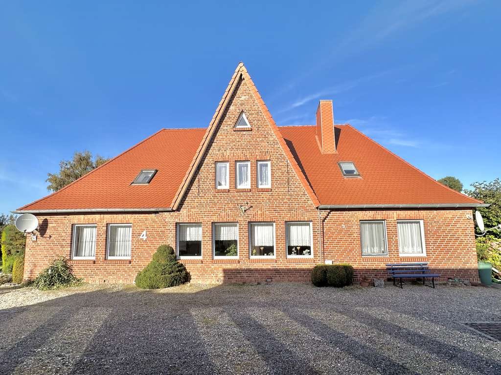 Immobilie in Kalkhorst - Historische Haushälfte mit zwei Wohneinheiten
"Ruhe, Natur und viel Raum zum leben" - Bild 1