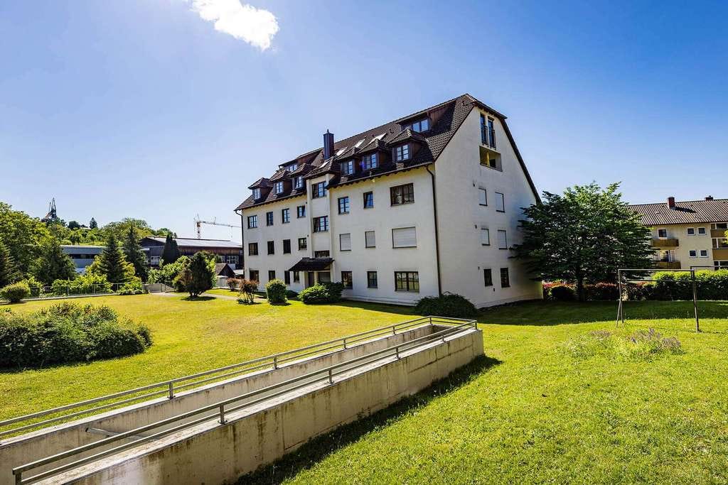 Immobilie in Allensbach - In Allensbach 4-Zimmer-Wohnung mit Balkon und Tiefgarage – nur wenige Minuten zum See! - Bild 2