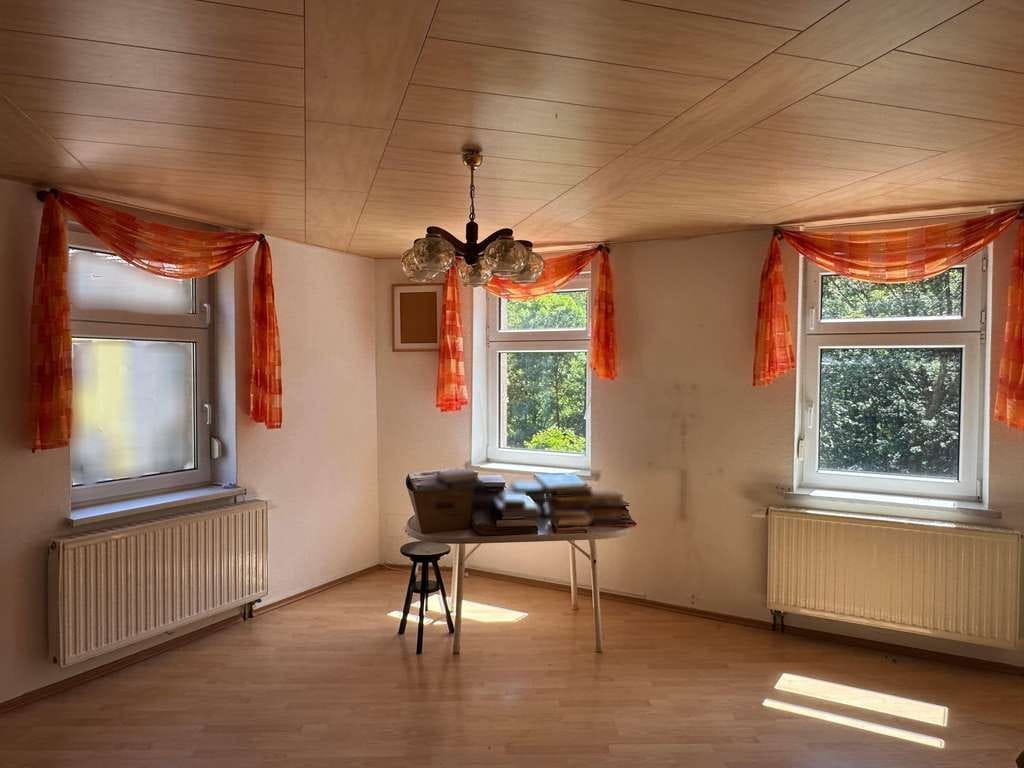 Immobilie in Waldheim - Teilsaniertes 2- Familienhaus mit Ausbaureserve und großem Grundstück in ruhiger Lage! - Bild 3