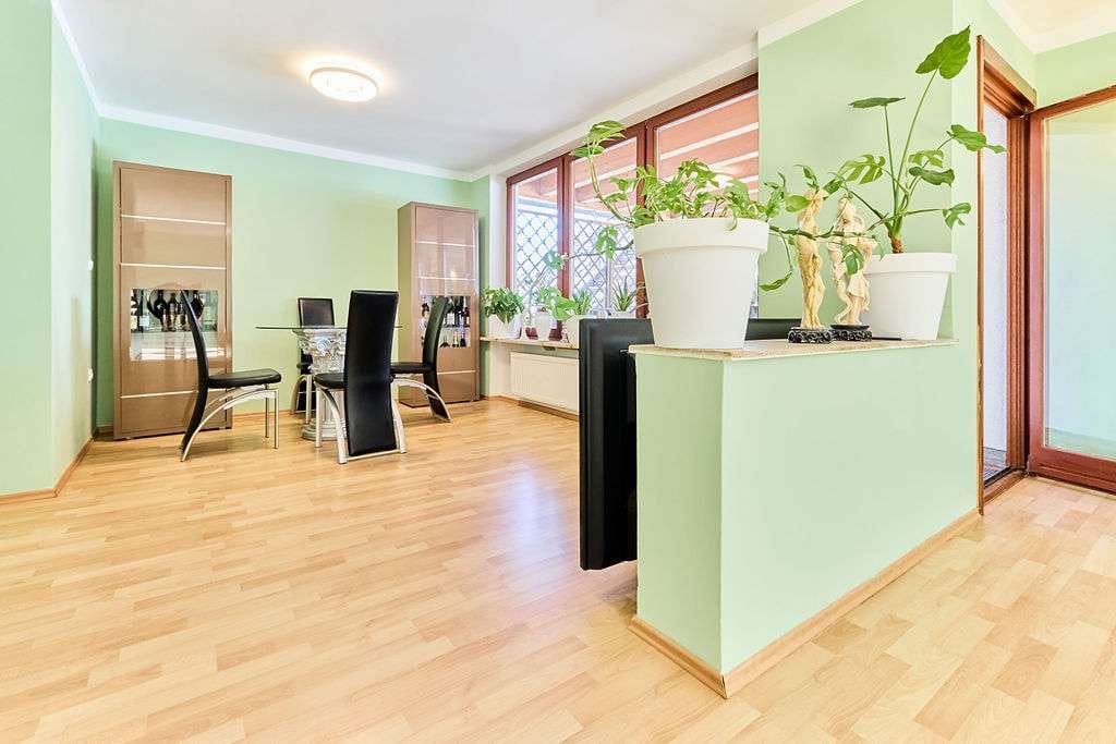 Immobilie in Windach - Ihr neues Zuhause: Stilvolle Erdgeschosswohnung mit viel Platz und Wohlfühlambiente - Bild 0