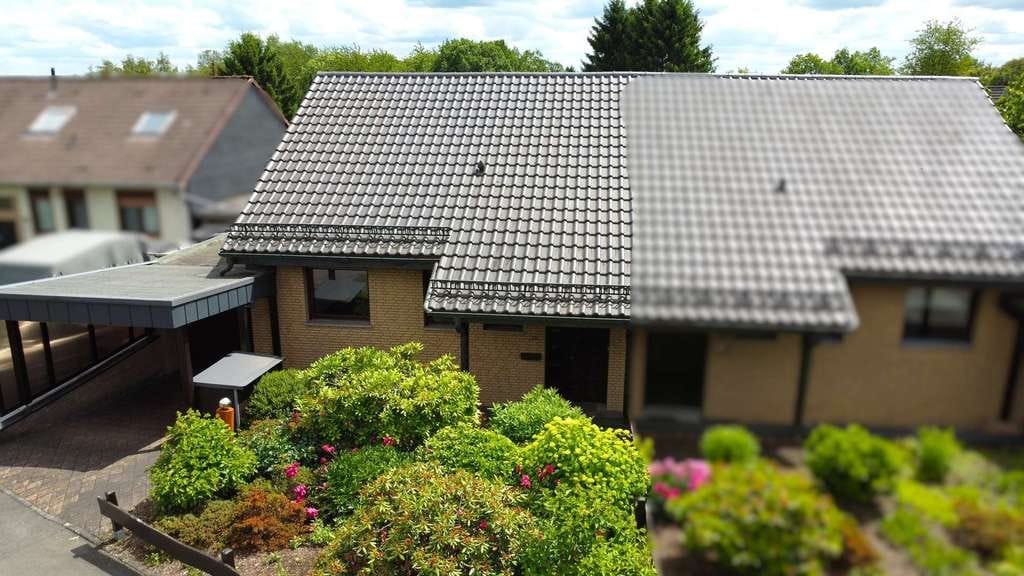 Immobilie in Morsbach - Massive Doppelhaushälfte mit Südgarten, Balkon und Garage in ruhiger Lage von Morsbach-Lichtenberg! - Bild 2