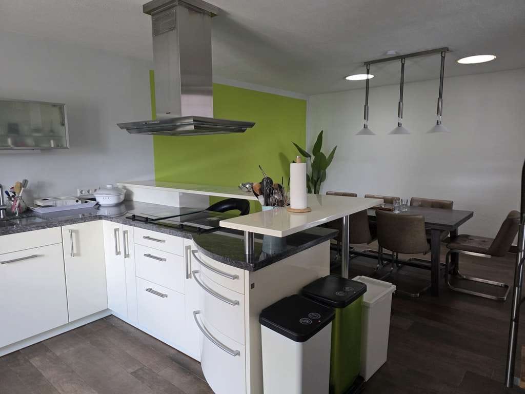 Immobilie in Weisenheim am Sand - Gelegenheit!  Neuwertiges 1-FH mit gr. Halle  im EG + separates Vorderhaus mit 2 ELW - Bild 4