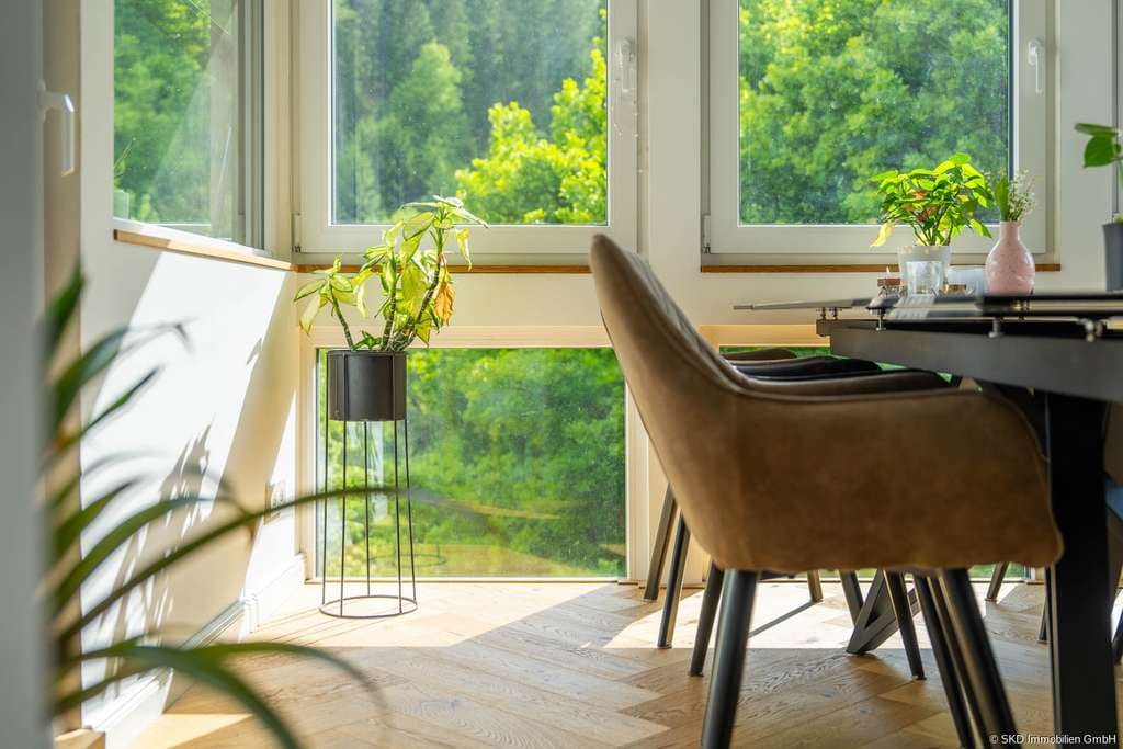 Immobilie in Schönbrunn - Schönbrunn- OT: Ein Zuhause mit Raum, Ruhe und Möglichkeiten – saniertes Einfamilienhaus im Grünen! - Bild 2