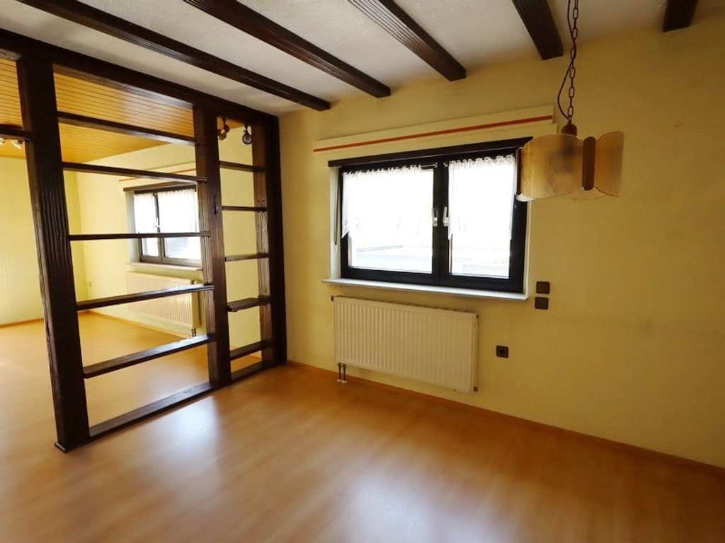 Immobilie in Buborn - Zeitloses Eigenheim zum Gestalten - Bild 2