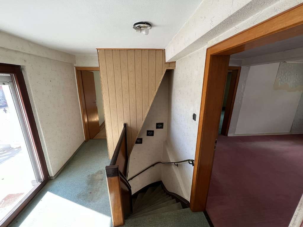 Immobilie in Ehringshausen - Renovierungsbedürftiges 1-2 Familienhaus mit Garten und Potenzial - Bild 4
