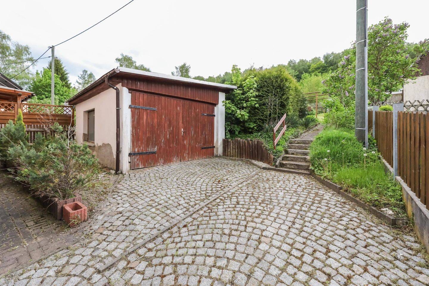 Immobilie in Aue-Bad Schlema - Viel Platz für die ganze Familie - Charmantes Reihenendhaus mit großem Potenzial - Bild 4
