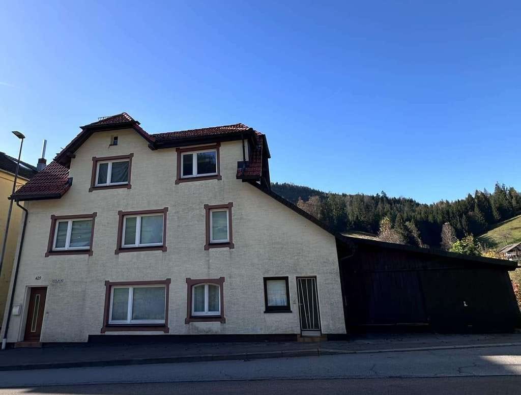 Immobilie in Baiersbronn - Ein-, Zwei- oder Dreifamilienhaus mit vielfältigen Nutzungsmöglichkeiten - Bild 0