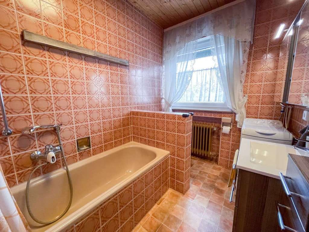 Immobilie in Denkendorf - Großzügige 4-Zimmerwohnung mit 2 zusätzlichem Zimmern im DG - Bild 3
