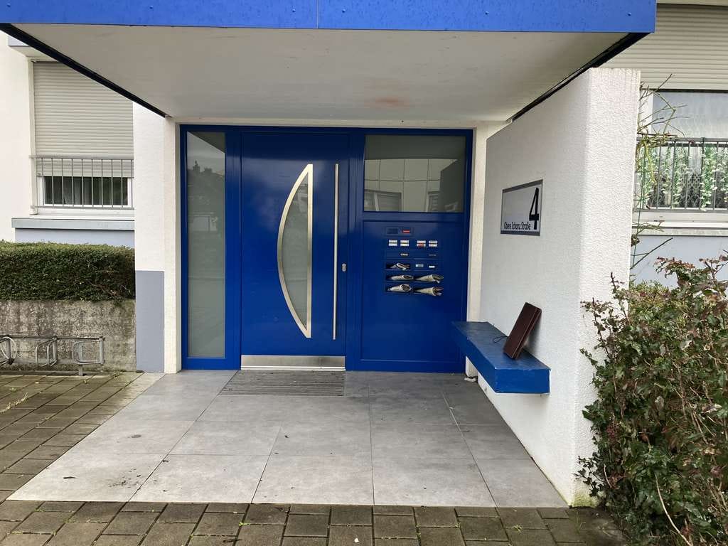 Immobilie in Weil am Rhein - Helle und freundliche 4,5-Zimmer Wohnung mit Balkon im 3. OG in Weil am Rhein, sanierungsbedürftig - Bild 1