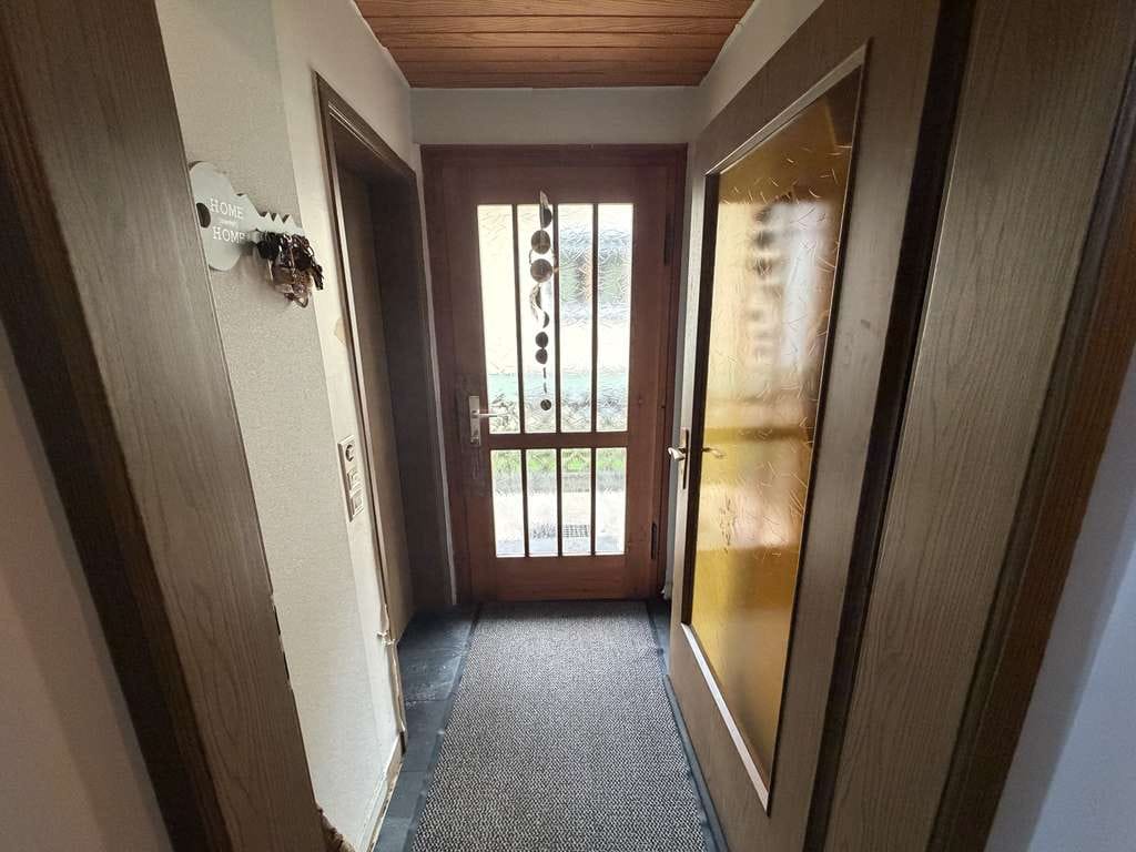 Immobilie in Mengen - CHARMANTES HAUS MIT ERKER, DACHTERRASSE UND VIEL PLATZ FÜR DIE GANZE FAMILIE - Bild 2