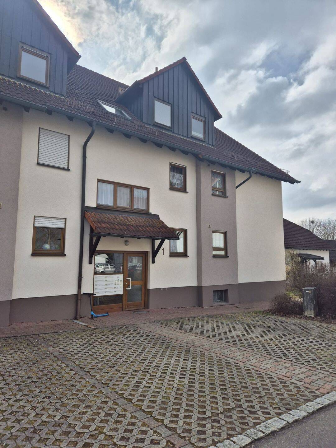 Immobilie in Blaufelden - Charmante 3-Zimmer-Wohnung mit Terrasse in ruhiger Lage von Blaufelden - Bild 2