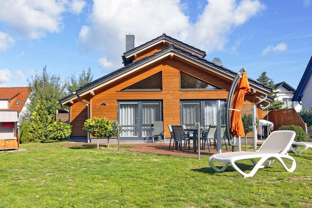 Immobilie in Zempin - modernes Ferienhaus im Seebad Zempin in ruhiger Ortsrandlage mit Blick in die Natur - Bild 0