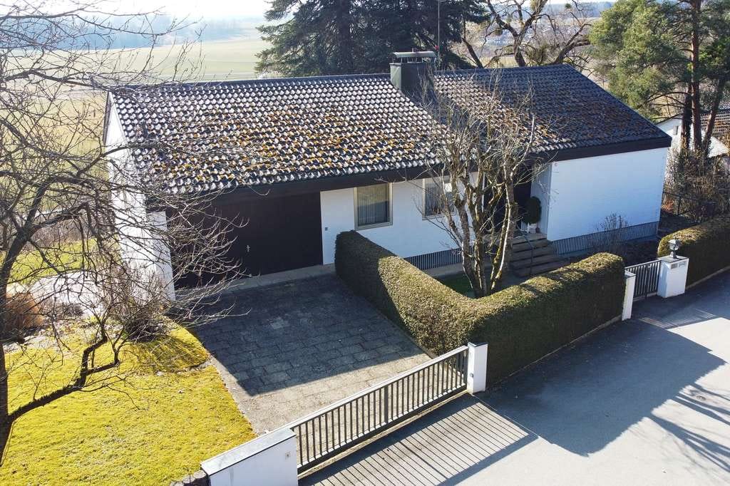 Immobilie in Glonn - Toplage - Freistehende Villa am Südhang mit Alpenblick - Bild 3