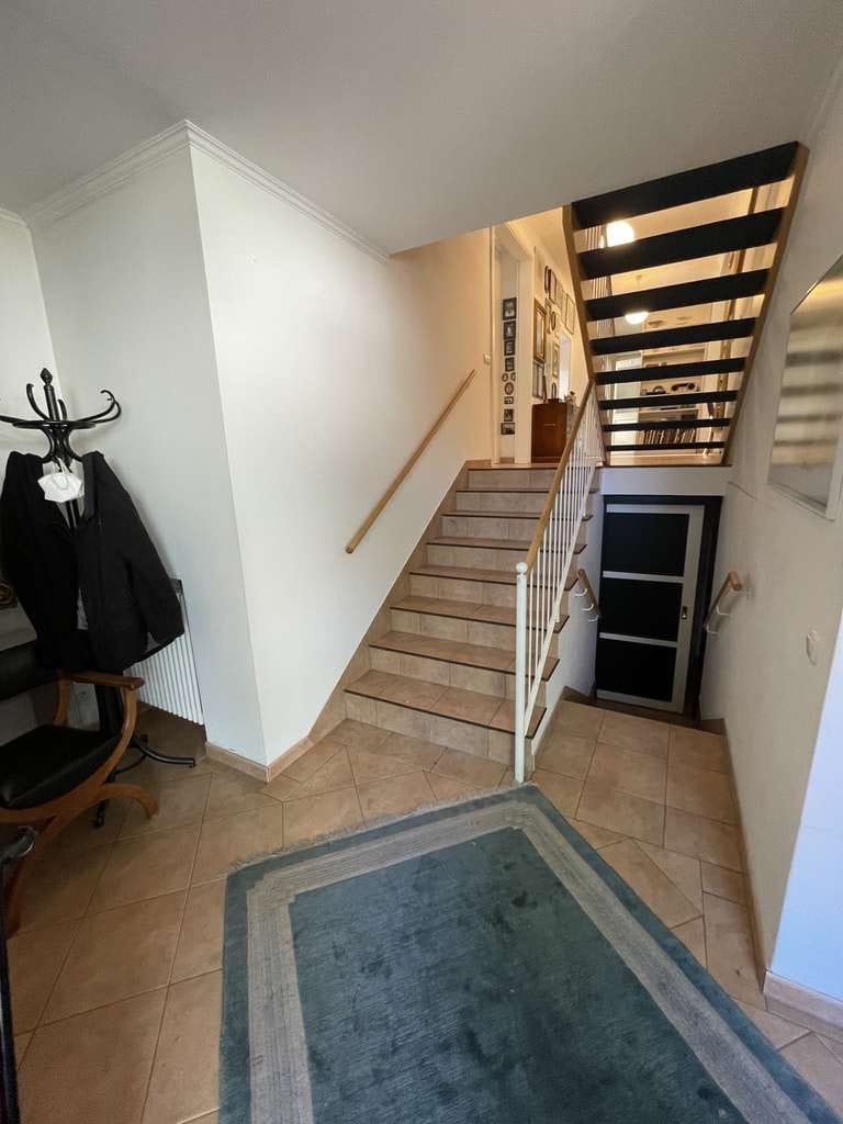 Immobilie in Bad Nenndorf - Willkommen in Ihrem neuen Zuhause – Familienidyll mit Wintergarten auf grünem Erbpachtgrundstück - Bild 3