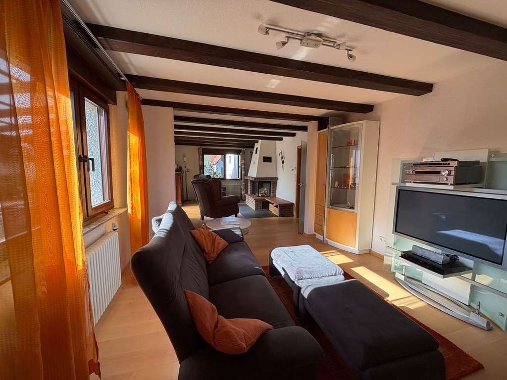 Immobilie in Hildrizhausen - Geräumiges Einfamilienhaus mit großem Garten,  moderner Einbauküche, modernen Bädern, Parkett - Bild 4