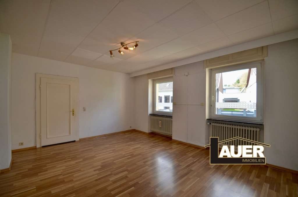 Immobilie in Großrosseln - Attraktives Einfamilienhaus mit durchdachter Raumaufteilung und liebevoll gepflegtem Garten - Bild 4