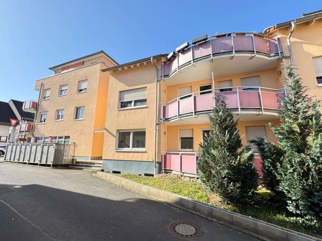 Immobilie in Seligenstadt - Sofort investieren: Vermietetes 1-Zimmer-Apartment mit Wintergarten wartet auf Sie! - Bild 0