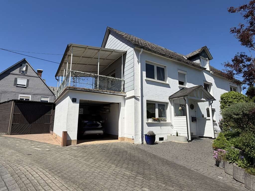 Immobilie in Wilnsdorf - Großzügiges Wohnhaus mit Charakter im Herzen von Wilnsdorf-Anzhausen! - Bild 3