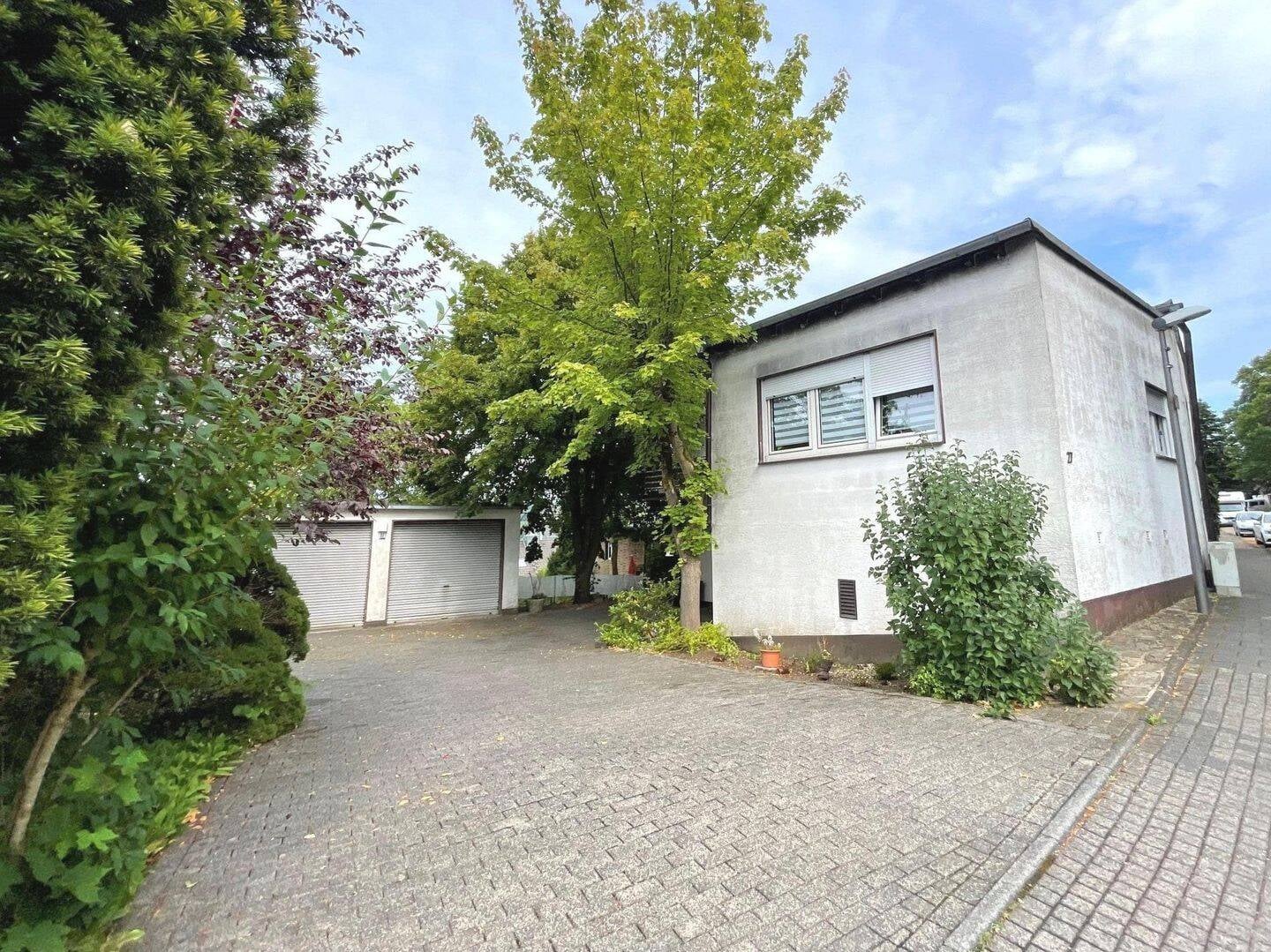 Immobilie in Radevormwald - Raum für Familie, Hobby und mehr - Zweifamilienhaus in Radevormwald-Dahlerau - Bild 1