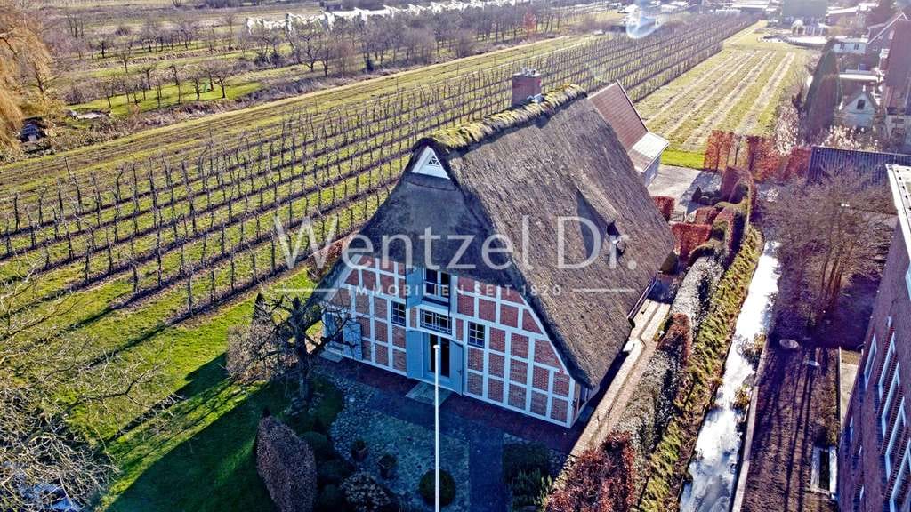 Immobilie in Grünendeich - Einzigartiges und komplett saniertes Fachwerk-Juwel zum Kauf in Grünendeich - Wentzel Dr. - Bild 2