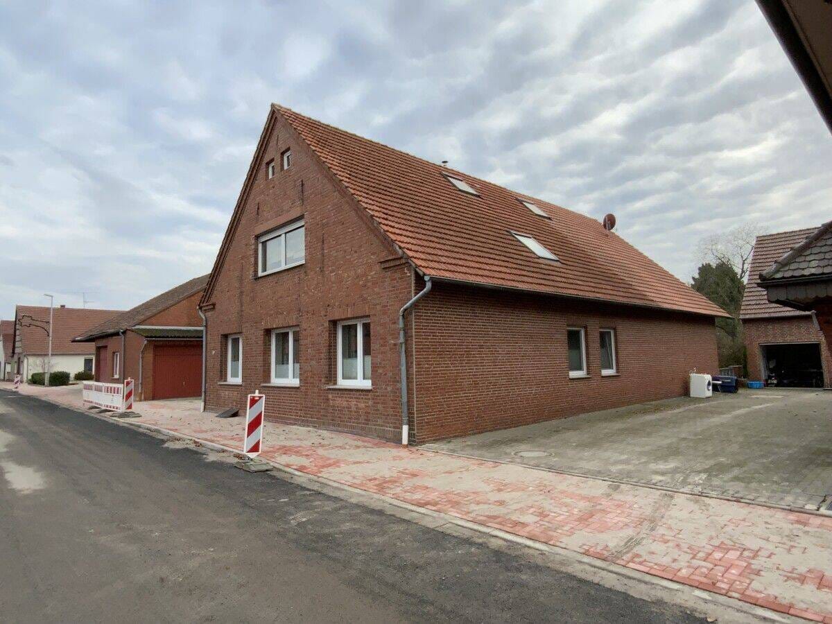 Immobilie in Diepenau - Zweifamilienhaus mit vielseitig nutzbaren Nebengebäuden in 31603 Diepenau - Bild 2