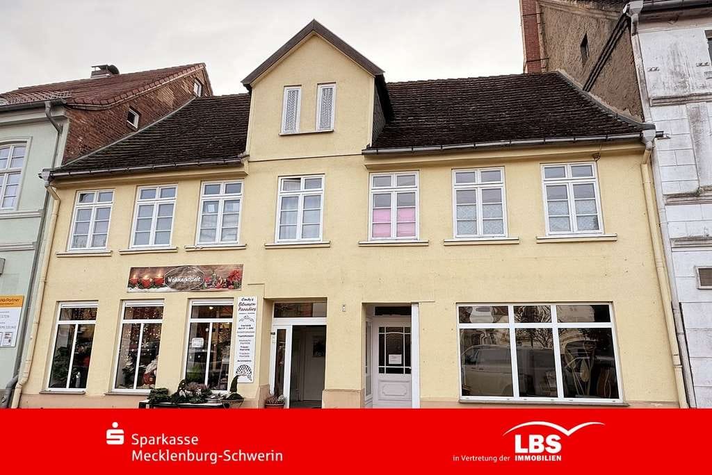 Immobilie in Crivitz - In der ersten Reihe am Markt - Bild 0