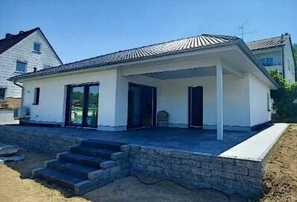 Immobilie in Gückingen - Sicher, massiv, preiswert. Neubau-Bungalow zum Wohlfühlen! - Bild 0