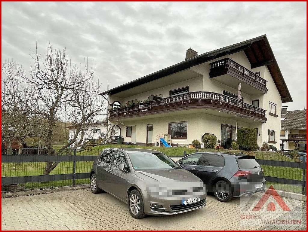 Immobilie in Frankenberg - Gepflegtes MFH mit 5 vermieteten Wohneinheiten in attraktiver Dorflage - Bild 1
