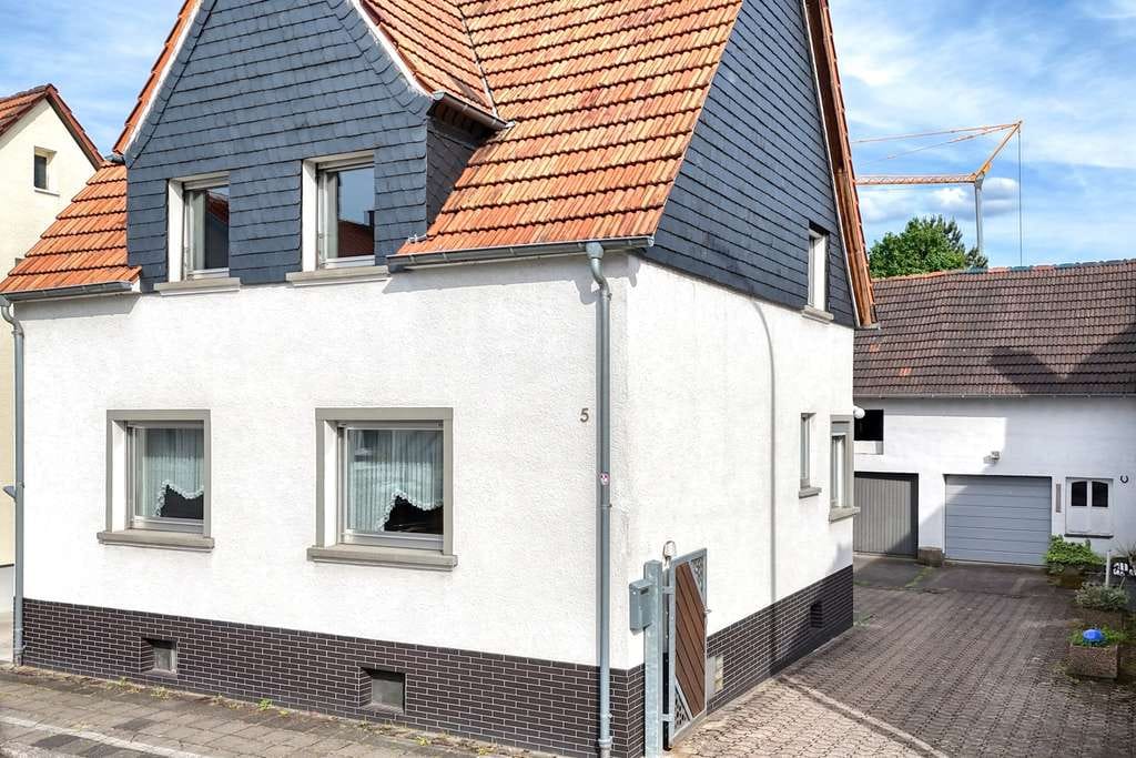 Immobilie in Jockgrim - Jockgrim: Gepflegtes EFH mit Hof, Scheune und Garten - Bild 0