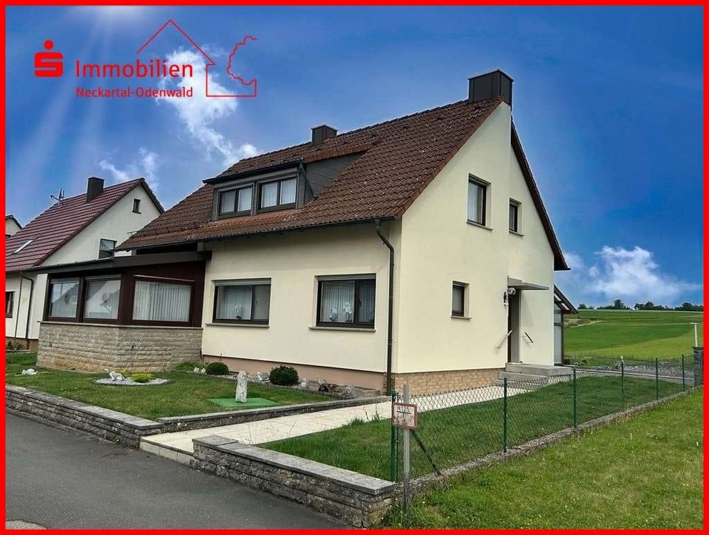 Immobilie in Rosenberg - Ein Zuhause zum Ankommen – Einfamilienhaus in traumhafter Ortsrandlage mit freiem Blick ins Grüne - Bild 0