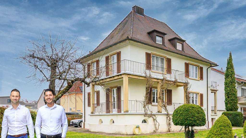 Immobilie in Kenzingen - Repräsentative Stadtvilla mit hohen Decken, Dielenböden und Garage  - Bild 0