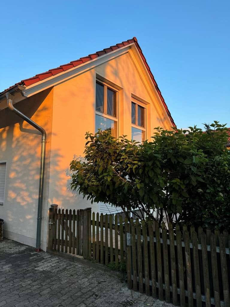 Immobilie in Moosinning - Lichtdurchflutetes, liebevoll gepflegtes Einfamilienhaus - Bild 2