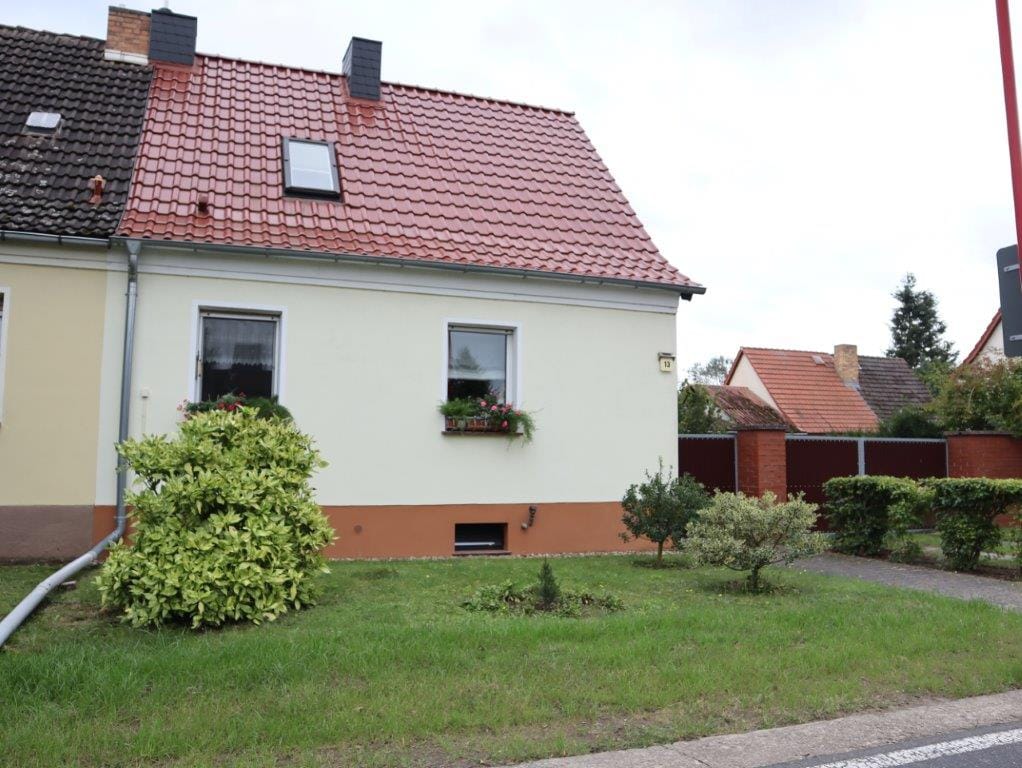 Immobilie in Niedergörsdorf - Charmantes Reihenhaus in Seehausen - Ihr neues Zuhause mit Wohlfühlatmosphäre - Bild 1