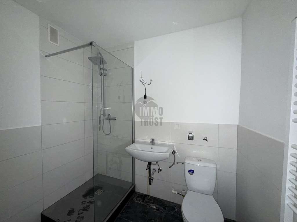 Immobilie in Bad Herrenalb - CHARMANTE WOHNUNG MIT GEPLANTER KERNSANIERUNG, BALKON, STELLPLATZ & AUFZUG! - Bild 4