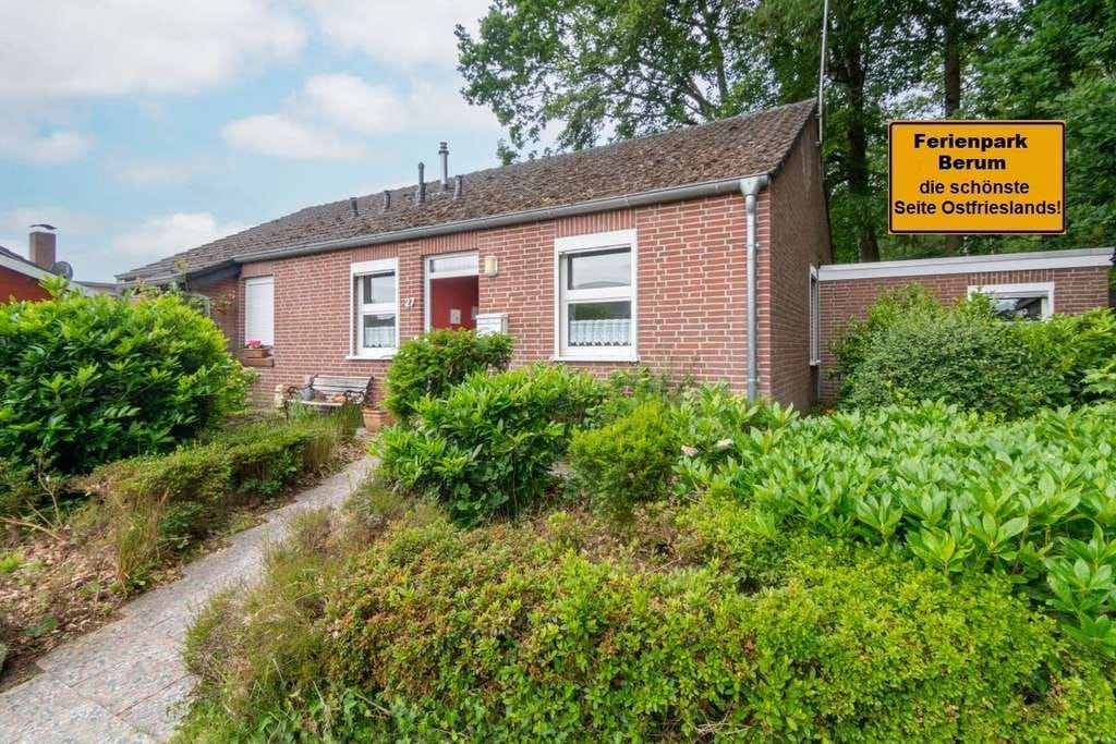 Immobilie in Hage - Naturnah wohnen: Gepflegte Doppelhaushälfte mit Terrasse und Carport! - Bild 0