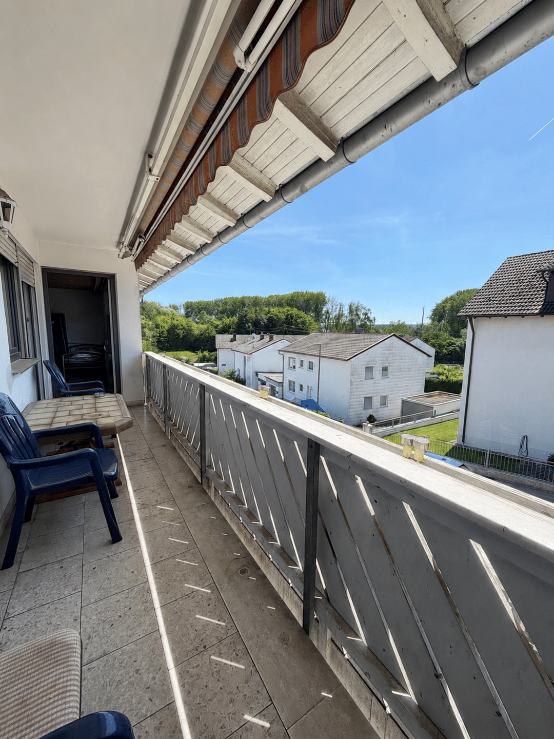 Immobilie in Reichertshofen - Großzügiges Mehrfamilienaus / Zweifamilienhaus mit zusätzlichem ausgebautem Untergeschoss und Entwicklungspotenzial in Reichertshofen - Bild 3