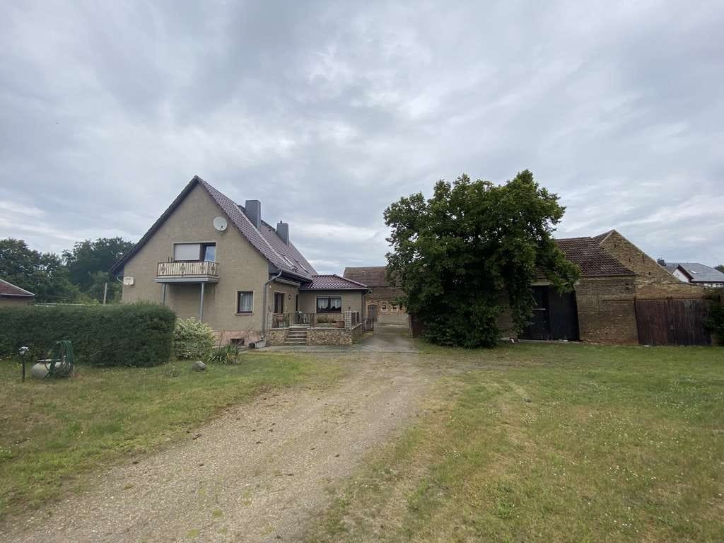Immobilie in Luckenwalde - Luckenwalde: Ein- od. Zweifamilienhaus mit Scheune, Garten und mehr zum Einziehen - Bild 0