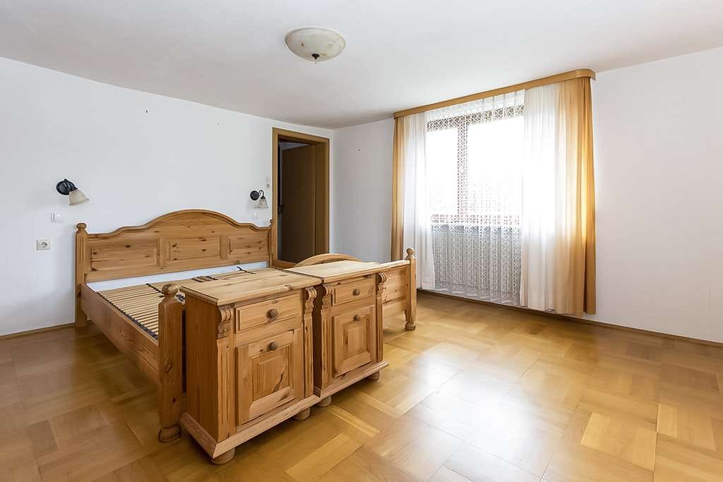 Immobilie in Ebersbach-Musbach - Platz für Familie, Hobby und Handwerk - gepflegtes Wohnhaus mit großen Nebengebäuden - Bild 4