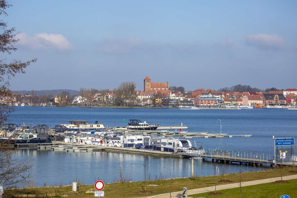 Immobilie in Waren (Müritz) - Exklusives Ferienpenthouse mit Blick auf die Müritz und den Yachthafen - Bild 3